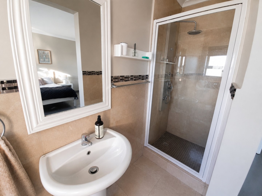 5 Bedroom Property for Sale in Flamingo Vlei Western Cape